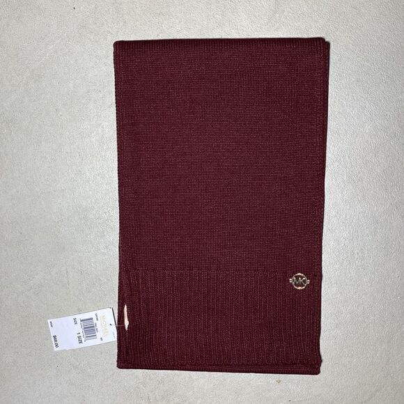 Michael Kors Classic Rib Knit Scarf - Picture 5 of 7